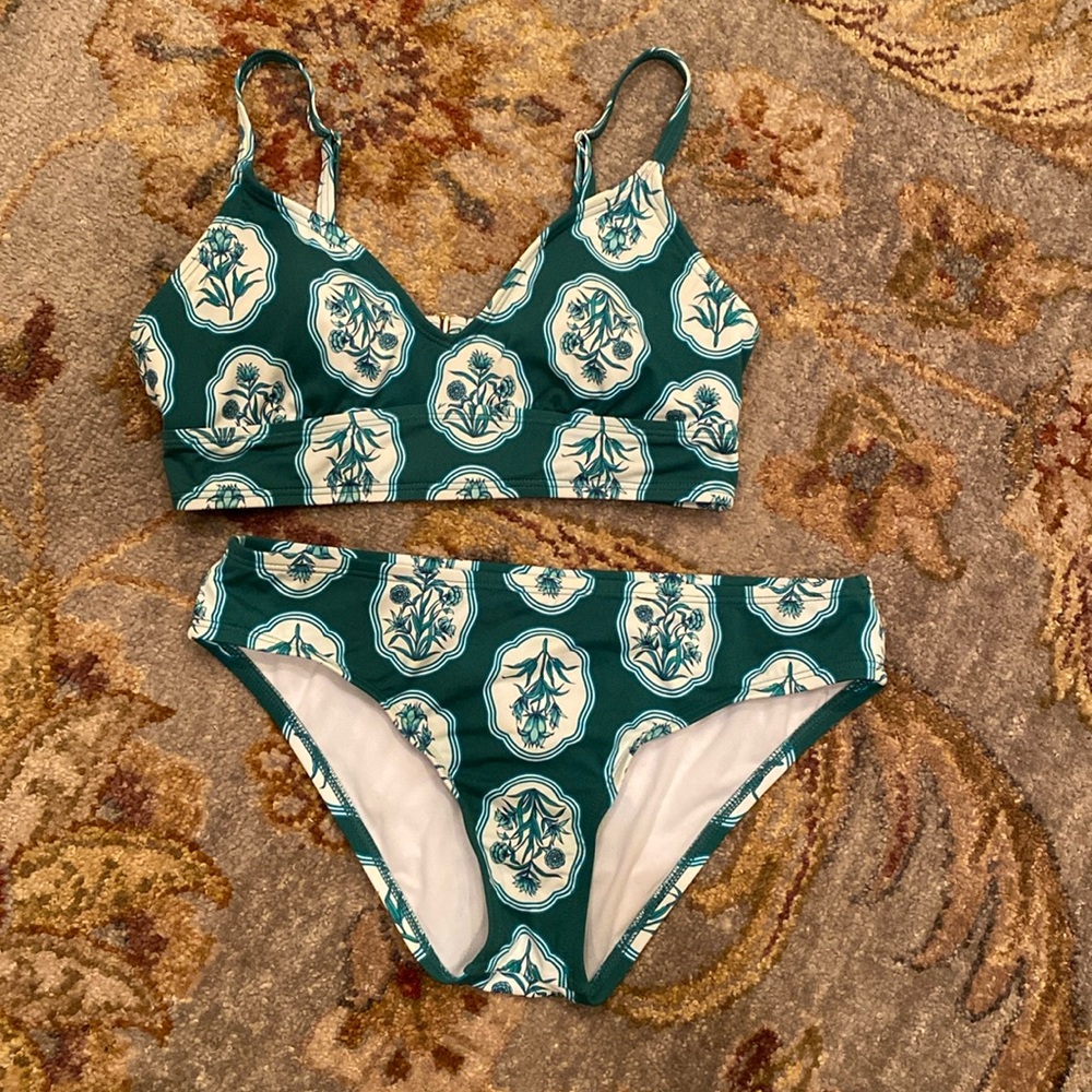 ⭐️ LIKE NEW ⭐️ Antonio Melani two piece swimsuit SMALL